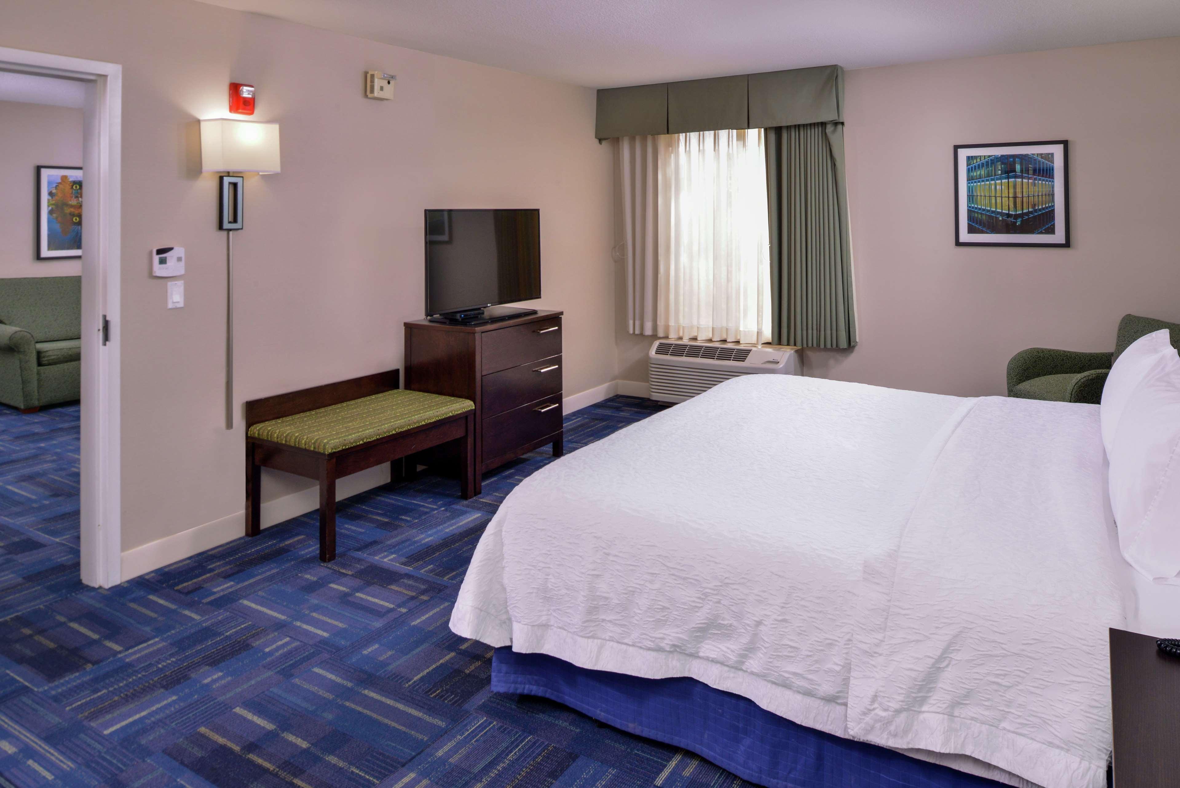 Hampton Inn Eugene Bagian luar foto