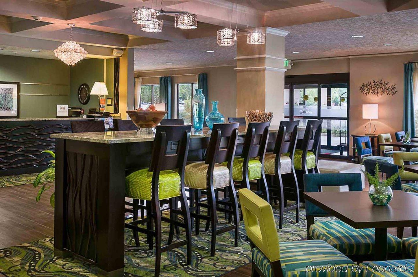 Hampton Inn Eugene Bagian luar foto