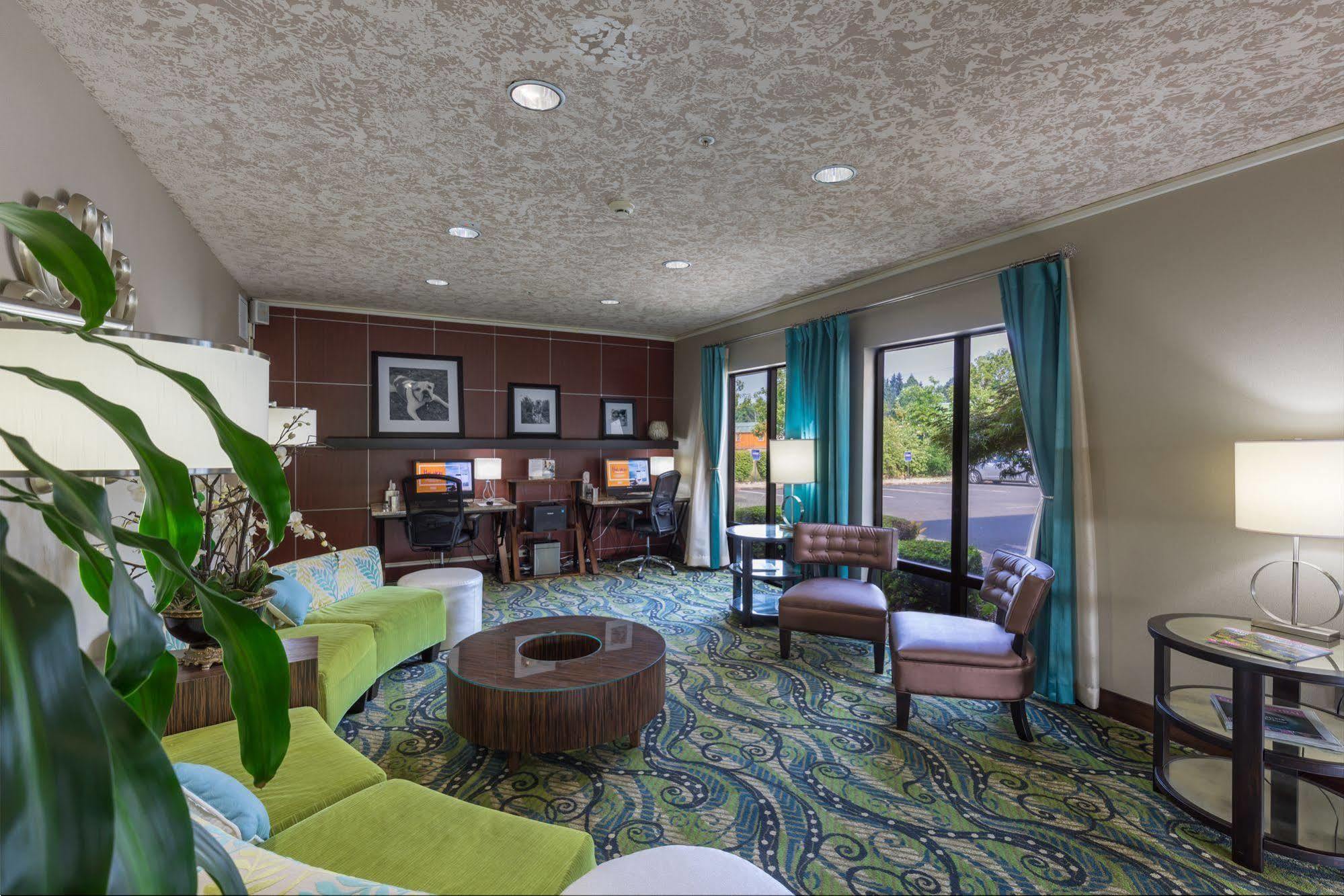 Hampton Inn Eugene Bagian luar foto