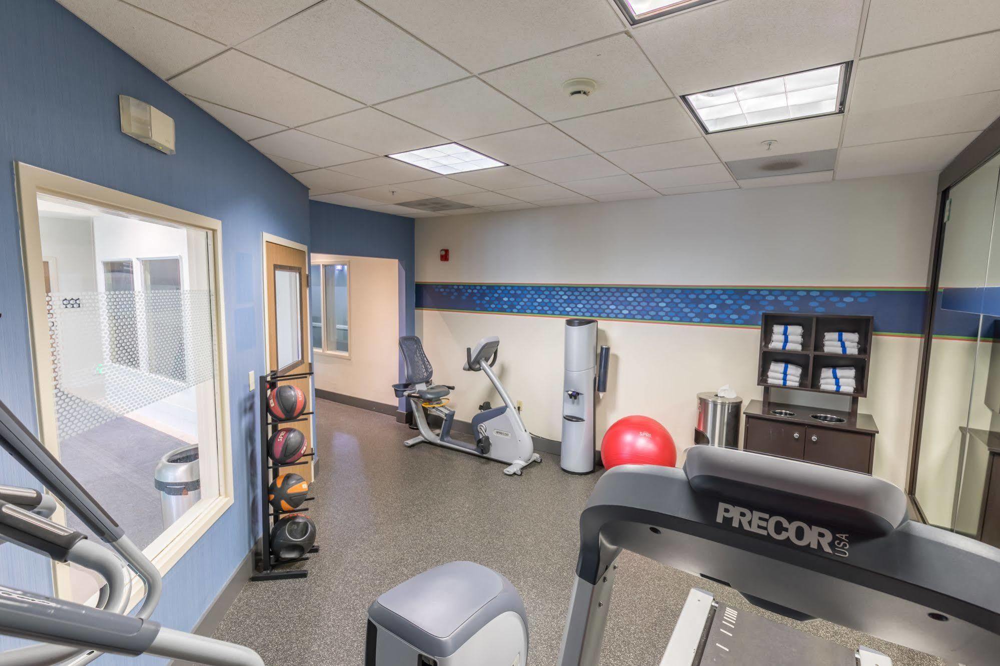 Hampton Inn Eugene Bagian luar foto
